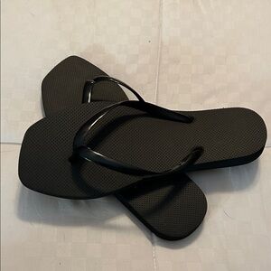 Shade & Shore Black Sandals Flat Top Size 8 Never been worn